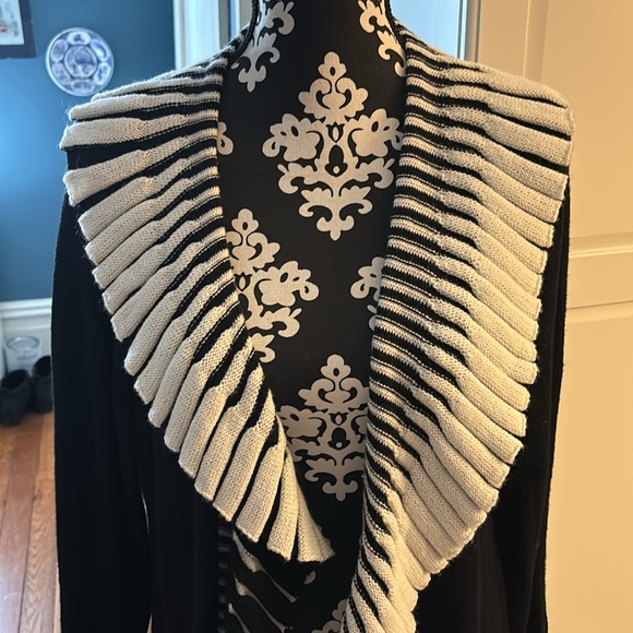 Chico’s Travelers Sweater Size 3 - Picture 6 of 10